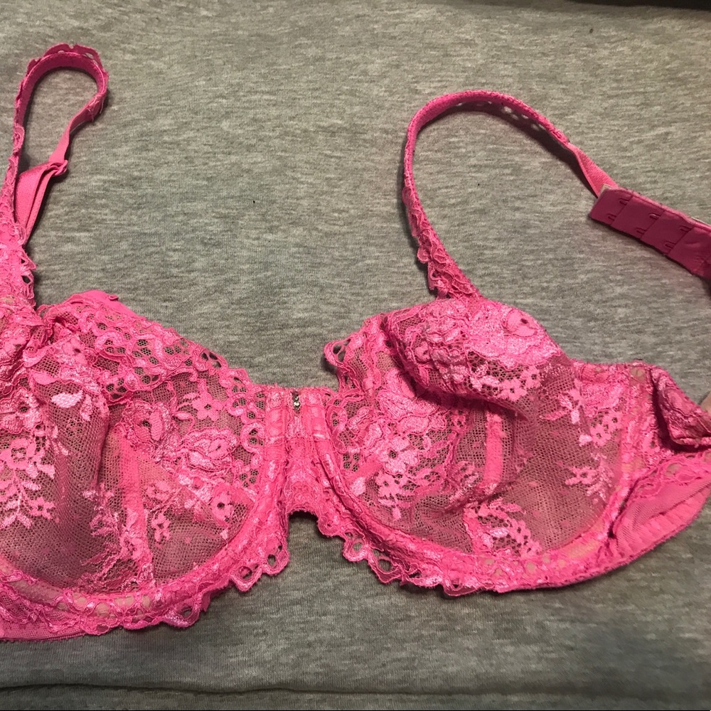 VS bra size 36D hot pink