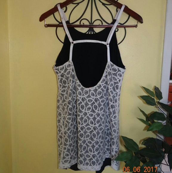 Urban Outfitters Motel White Lace Top - Picture 4 of 5