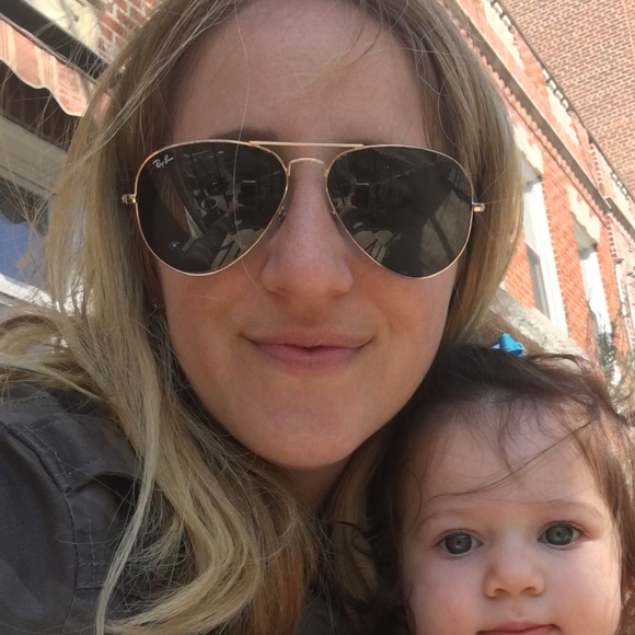 Meet your Posher, Gillian - Picture 2 of 2