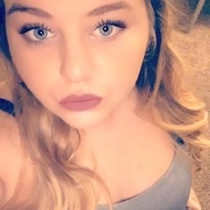 Meet your Posher, Marissa