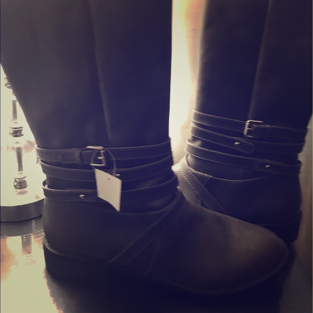 Woman size 11 Trendy York Ash Grey boots