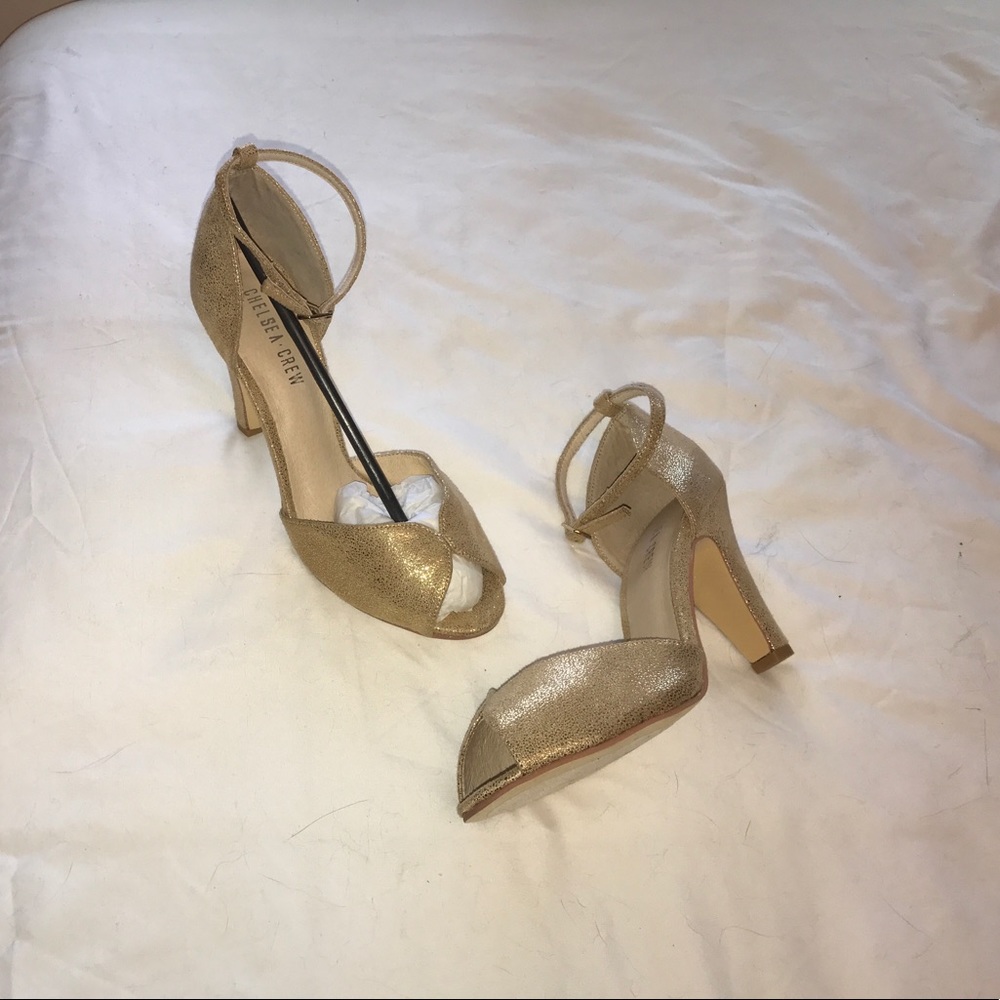 Mod Cloth Fine Dining Metallic Heel in Gild Sz 39