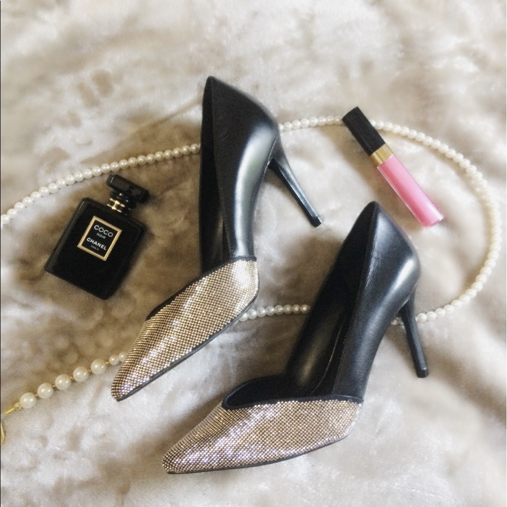 Enzo Angiolini black studded pumps❤️