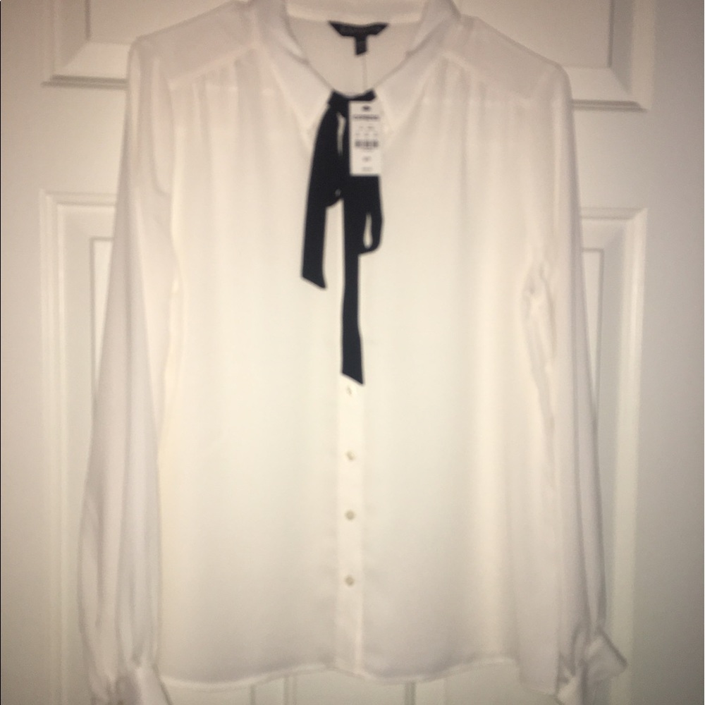 White Express Portofino with neck tie