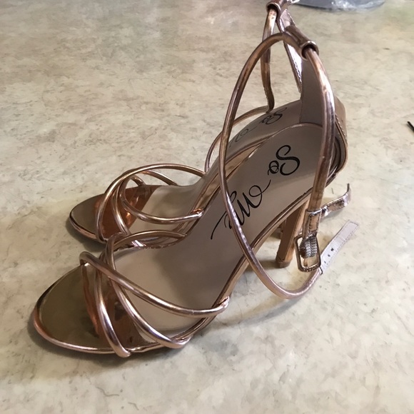 Size 5.5 rose gold heels - Picture 5 of 6