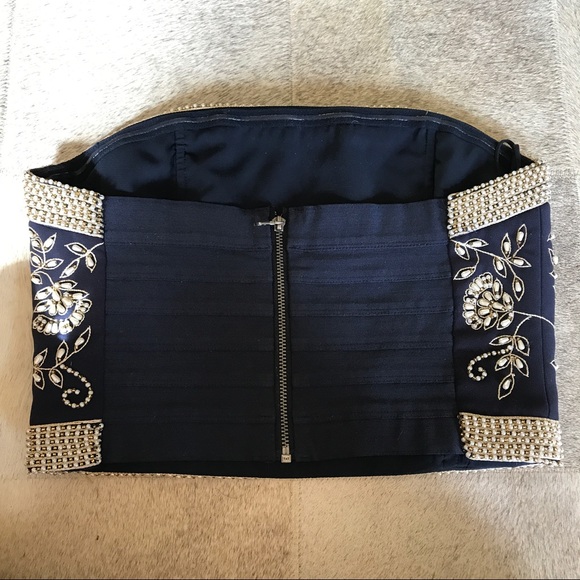 NWT Alice & Olivia Crepe Beaded Pearl Crop Top, 2 - Picture 4 of 6