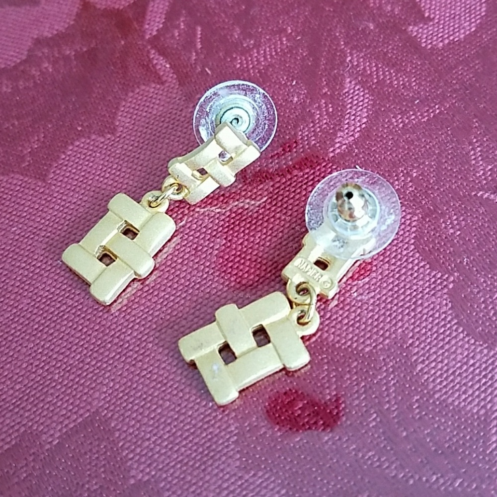 Fashion Earrings - Picture 3 of 3