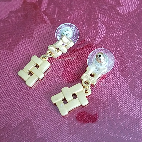 Fashion Earrings - Picture 3 of 3