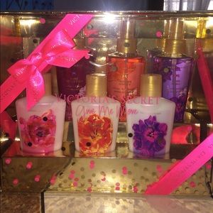 Victoria's Secret lotion/body spray set