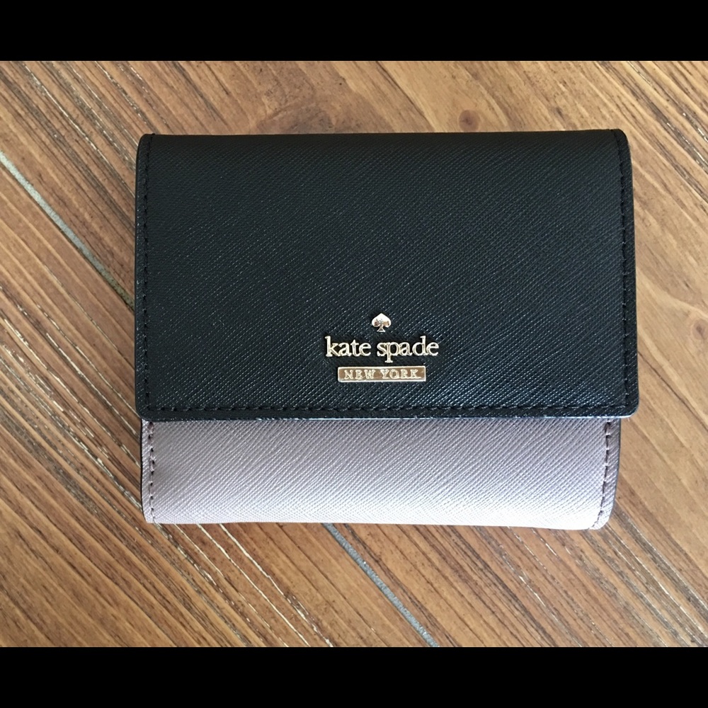 Kate Spade ♠️ billfold