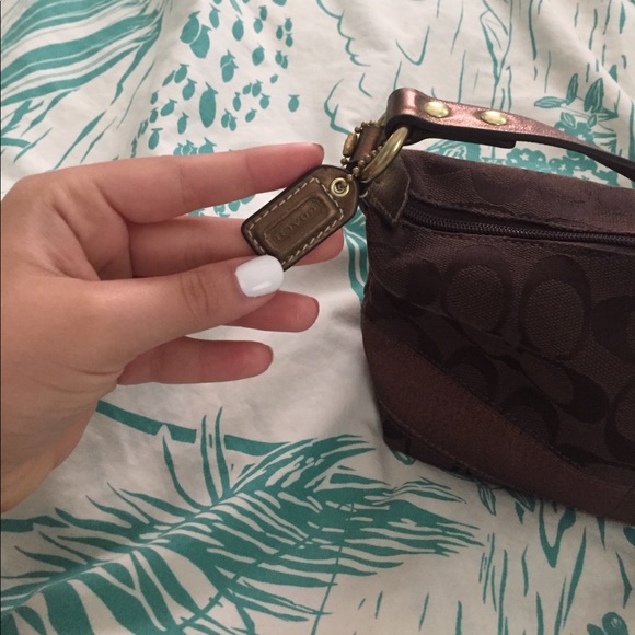 Signature Coach Purse - Picture 2 of 4