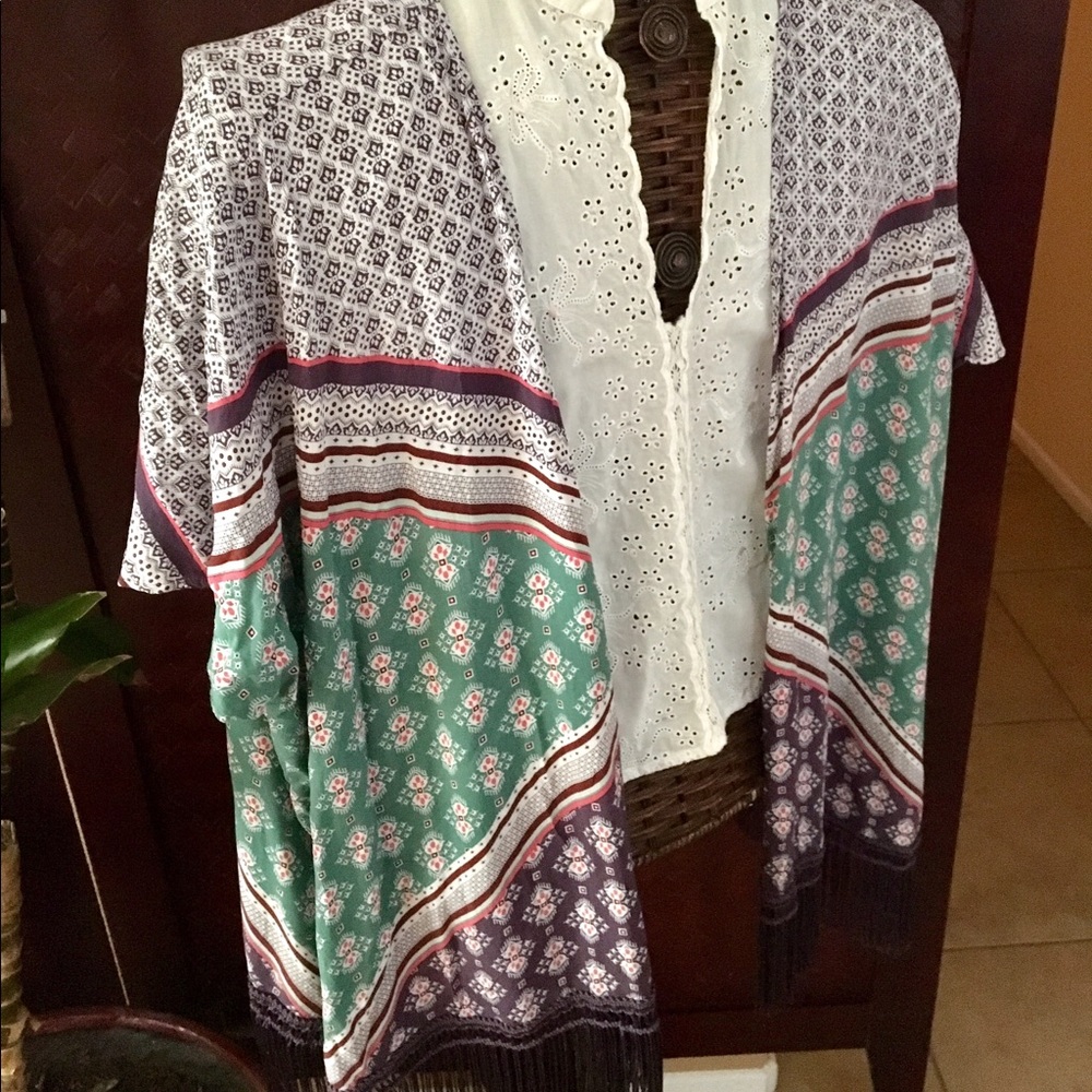 Victoria's Secret - Patterned Kimono.
