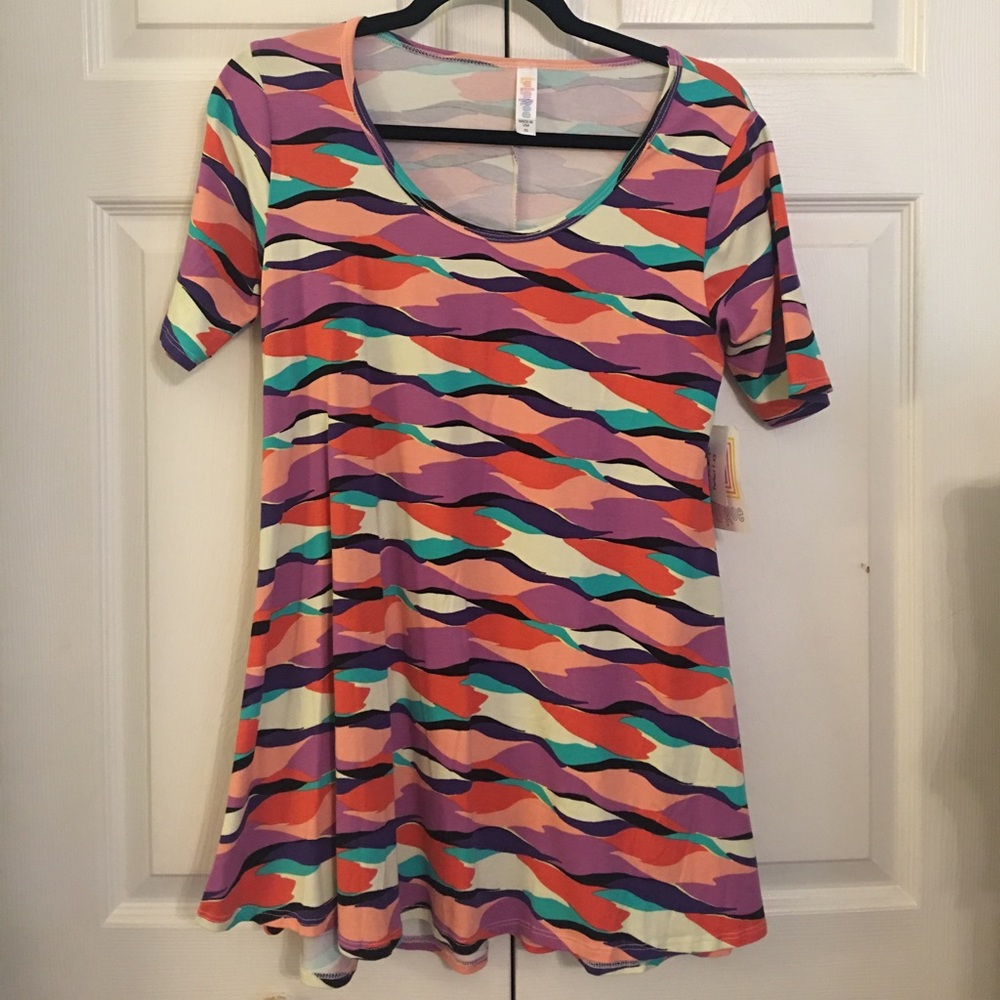 NWT Lularoe Perfect T