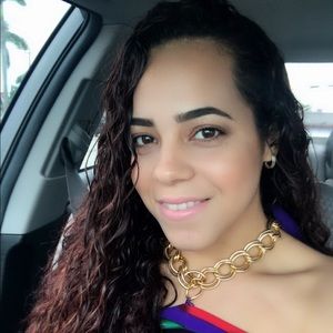 Meet your Posher, Beatriz