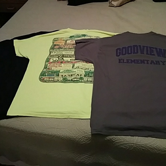 T-shirts 🎉SOLD🎉 - Picture 2 of 2