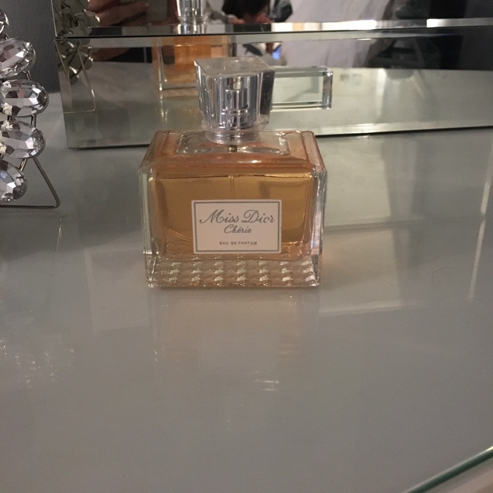 Miss Dior Cherie perfume