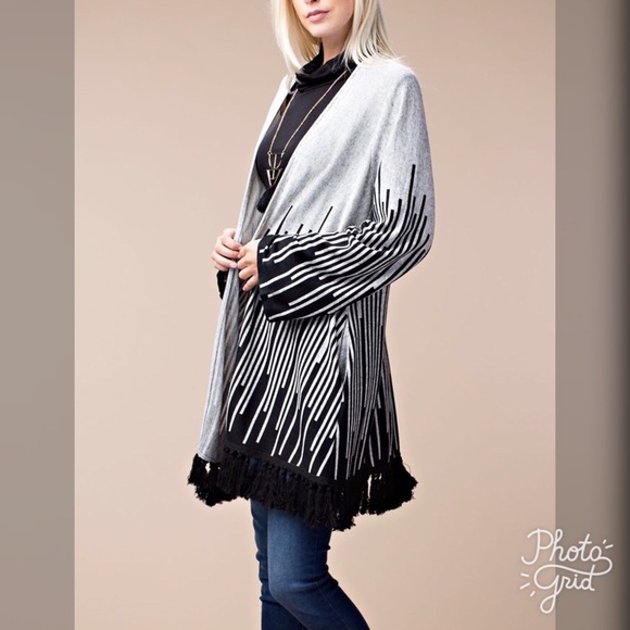 Gorgeous Gray/Black Cardigan - Picture 2 of 5