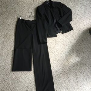 Ann Taylor pant suit size 2