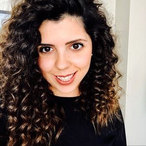 Meet your Posher, Claudia