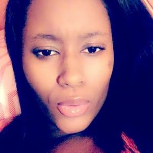 Meet your Posher, Adrianna