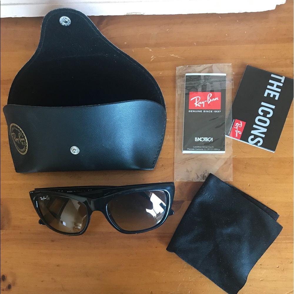Ray Ban Black Women's Sunnies