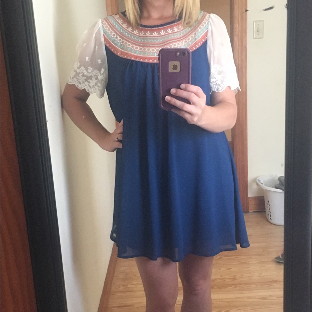 Shift Dress - Picture 2 of 4