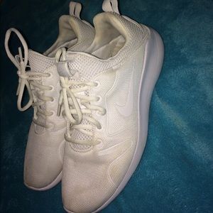 Women's White Nike Shoes