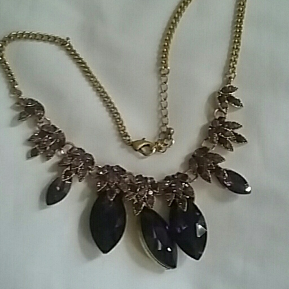 Necklace and earring set