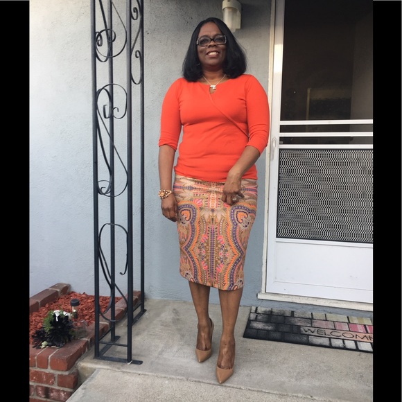 Meet your Poshmarker - Picture 3 of 4