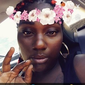 Meet your Posher, Desiree