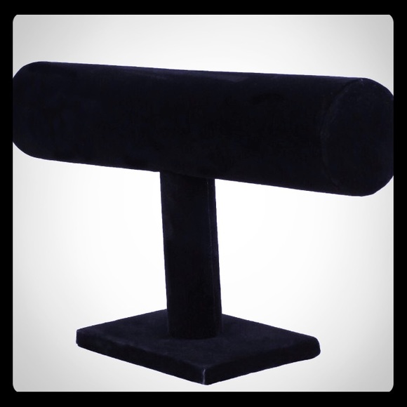 High Quality Brand New Bracelet holder 💕 - Picture 1 of 4