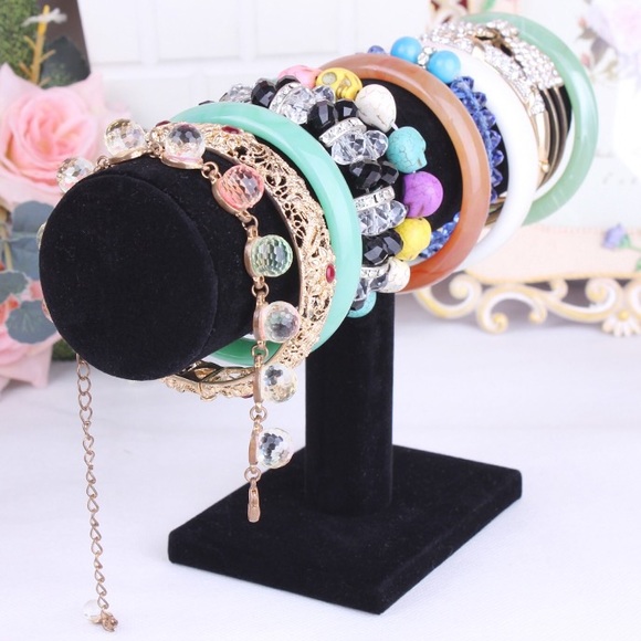 High Quality Brand New Bracelet holder 💕 - Picture 3 of 4