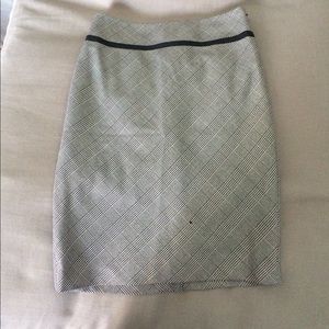 Black and white pencil skirt
