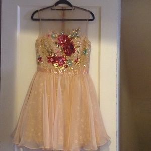Never worn nude mini dress Sherri Hill 21198.