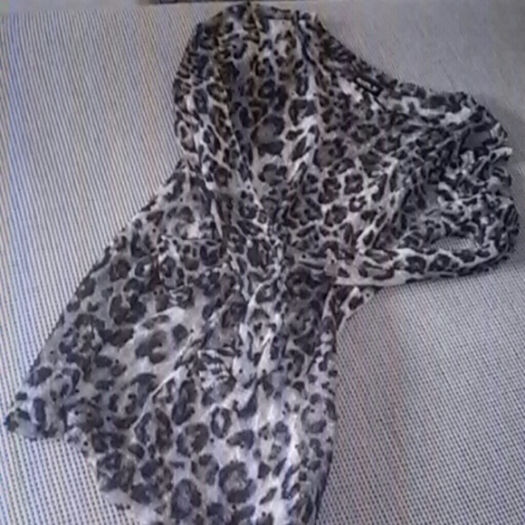 NWOT Allen B Stretchy Lace Leopard Print Top - Picture 4 of 5