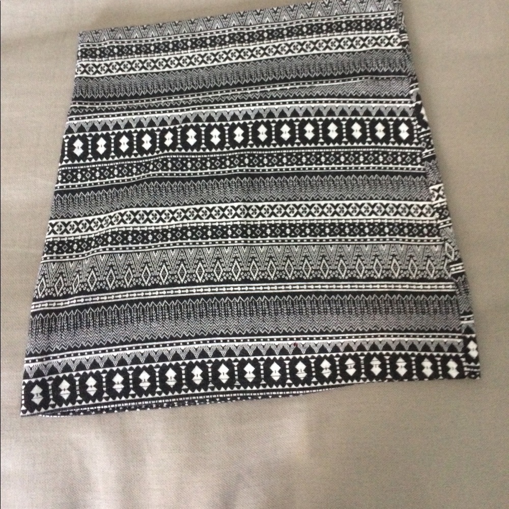 Black and white mini skirt