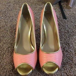 Thalia sodi pumps