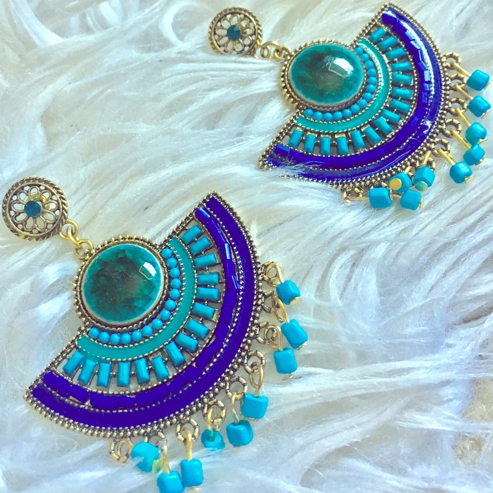 ✨Turquoise/Gold colored earrings✨