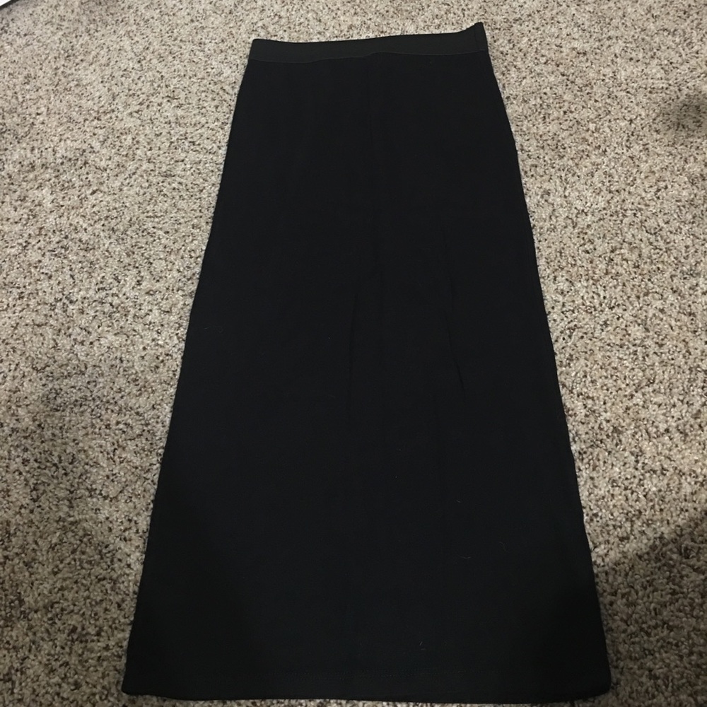 Black midi pencil skirt