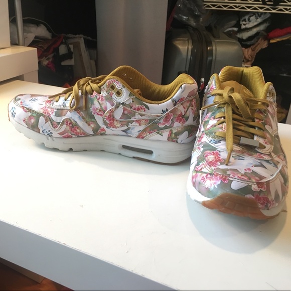 LIMITED EDITION RARE NIKE AIRMAX - Picture 2 of 8