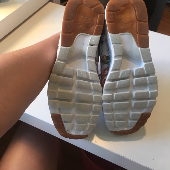 LIMITED EDITION RARE NIKE AIRMAX - Picture 5 of 8