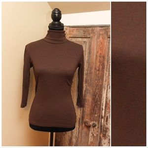 The Gap - 3/4 sleeve turtleneck in brown