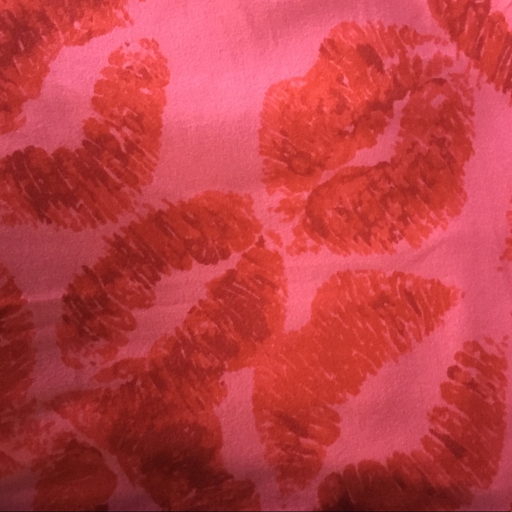 Lularoe Lips Leggings TC