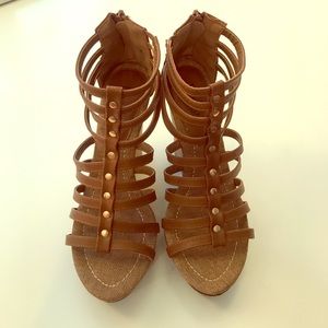 🔥Sexy Bucco cage wedges🔥