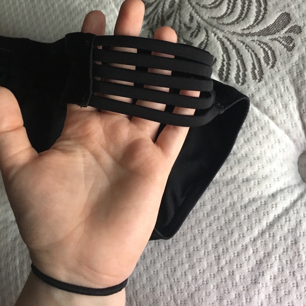 Bikini - Picture 5 of 5