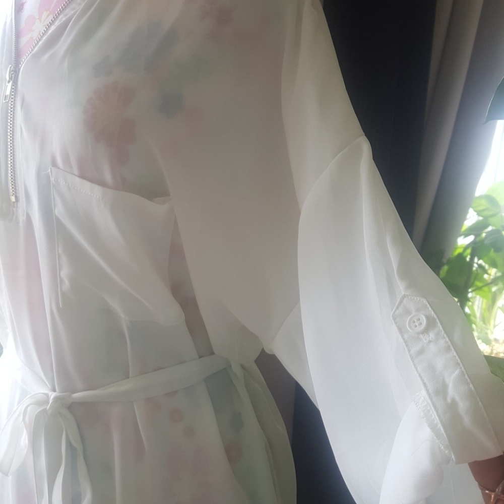 Ivory blouse - Picture 2 of 6