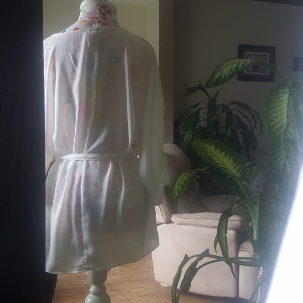 Ivory blouse - Picture 5 of 6