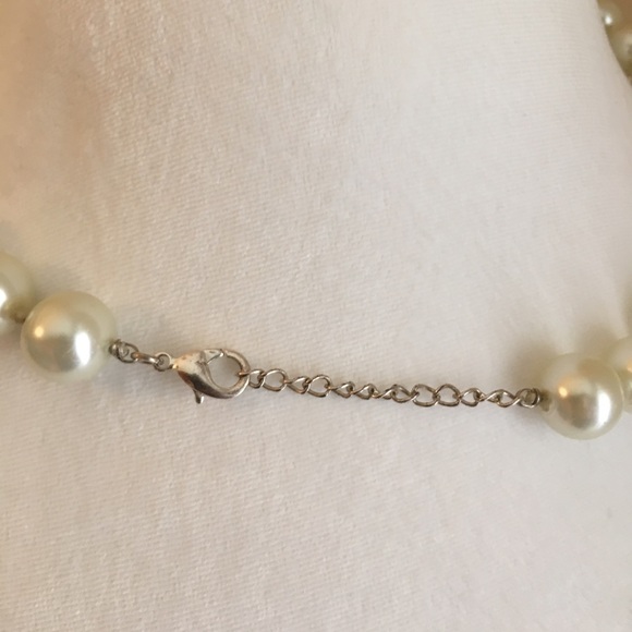 Stunning Pearl Necklace - Picture 3 of 3