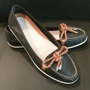 Sperry leather boat shoes