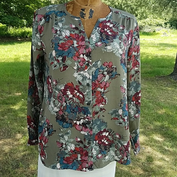 Van Heusen Tops - NWT Van Heusen Blouse